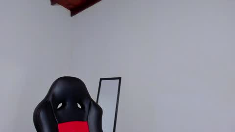 Luigi Vitale online show from April 2026 01:03:01 AM