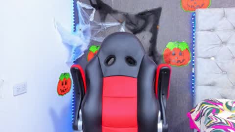 Luigi Independent model online show from October 2025 08:58:01 AM