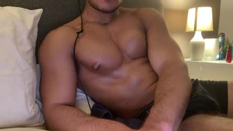 luis763413 online show from April 2026 12:00:01 AM