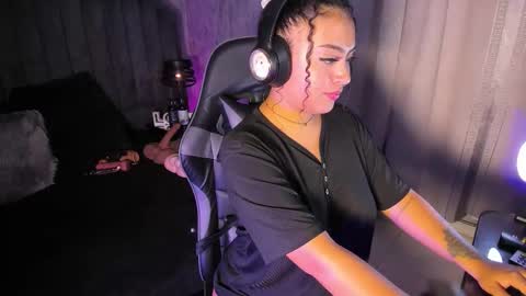 Snapshot of luisa_cameron chatting on February 2026 10:39:01 PM online show from February 2026 10:39:01 PM