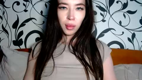 luisa lovedom online show from June 2026 02:44:02 PM