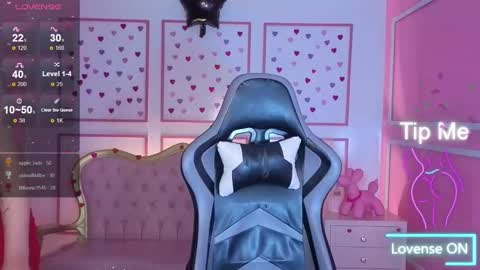 Luisa online show from November 2025 08:52:02 PM