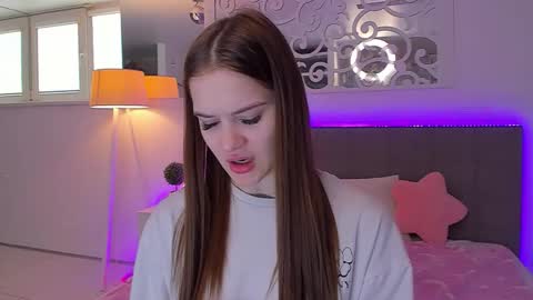 LuisaClover online show from April 2026 12:31:01 PM