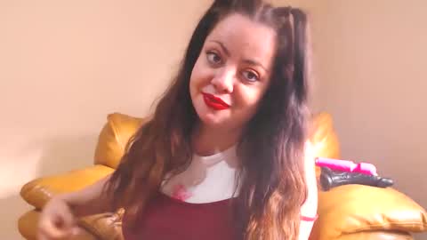 Cassie online show from November 2025 12:44:02 PM