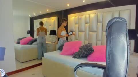 Luisa  online show from June 2026 04:53:02 PM