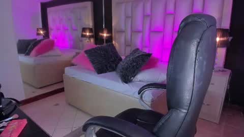 Luisa  online show from June 2026 03:49:02 PM