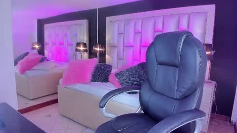 Luisa  online show from June 2026 04:35:02 PM