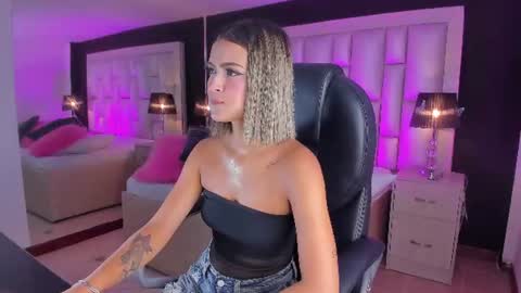 Luisa  online show from July 2026 04:02:01 PM