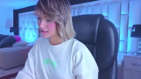 Luisa  online show from July 2026 12:48:02 PM