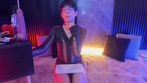 luixdust1 online show from September 2025 05:40:01 AM