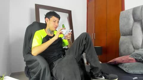 Snapshot of lujuriau_u chatting on October 2025 04:00:02 AM lujuriau_u online show from October 2025 04:00:02 AM