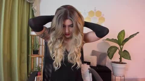 Luka Castillo online show from February 2026 04:07:01 AM