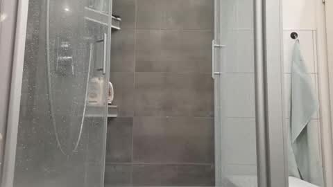 Snapshot of lukasschoetz chatting on November 2025 05:41:01 PM lukasschoetz online show from November 2025 05:41:01 PM