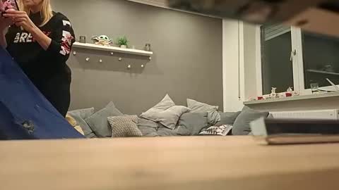 Snapshot of lukasschoetz chatting on November 2025 04:40:02 PM lukasschoetz online show from November 2025 04:40:02 PM