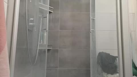 Snapshot of lukasschoetz chatting on December 2025 03:28:02 PM lukasschoetz online show from December 2025 03:28:02 PM