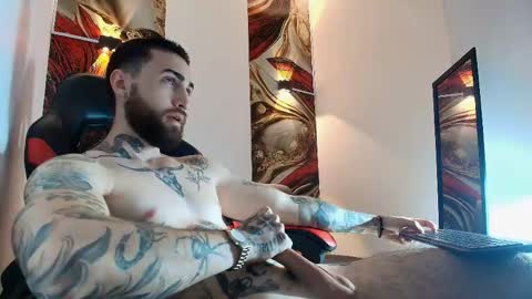 Snapshot of luke_davis01 chatting on May 2026 01:07:02 PM LUKE online show from May 2026 01:07:02 PM