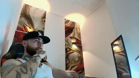 Snapshot of luke_davis01 chatting on May 2026 01:06:01 PM LUKE online show from May 2026 01:06:01 PM