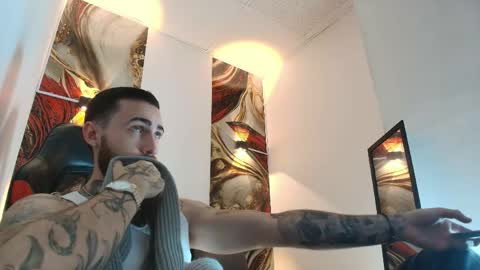 Snapshot of luke_davis01 chatting on May 2026 01:08:01 PM LUKE online show from May 2026 01:08:01 PM
