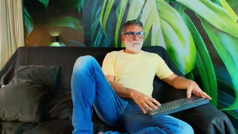 Snapshot of lukecrews chatting on February 2026 08:40:02 PM Luke Crews online show from February 2026 08:40:02 PM