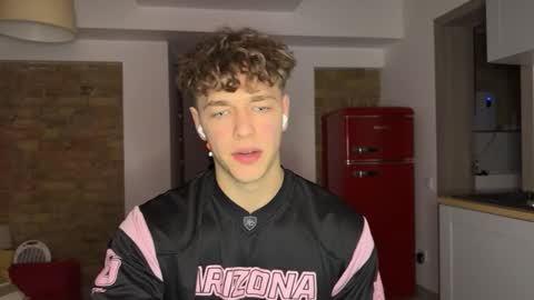 Snapshot of lukedesirable chatting on March 2026 07:10:02 PM lukedesirable online show from March 2026 07:10:02 PM