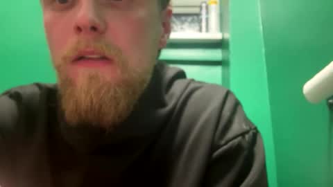 lukeeeeey96 online show from April 2026 09:42:02 PM