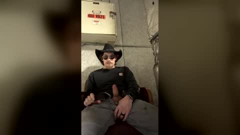 lukekibbe27 online show from February 2026 07:39:01 PM