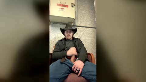 lukekibbe27 online show from February 2026 07:23:02 PM