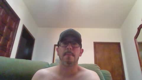 Snapshot of lukz88bigcock chatting on December 2024 03:47:02 AM Luke online show from December 2024 03:47:02 AM