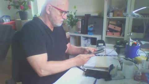 Snapshot of luley58 chatting on May 2026 02:24:02 PM luley58 online show from May 2026 02:24:02 PM