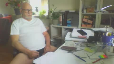 Snapshot of luley58 chatting on May 2026 07:36:01 AM luley58 online show from May 2026 07:36:01 AM