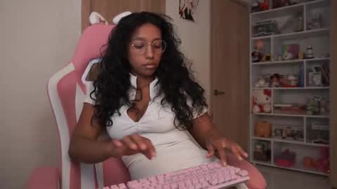 lulitauwu online show from September 2025 11:18:01 PM