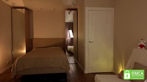 Snapshot of lulu_moons chatting on February 2026 03:42:01 PM Lulu online show from February 2026 03:42:01 PM