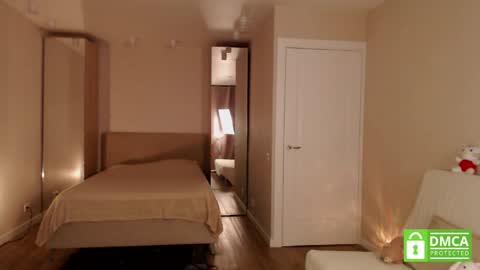 Snapshot of lulu_moons chatting on April 2026 05:32:01 PM Lulu online show from April 2026 05:32:01 PM