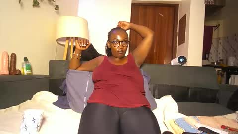 lulu_sparks1 online show from January 2026 05:37:01 PM