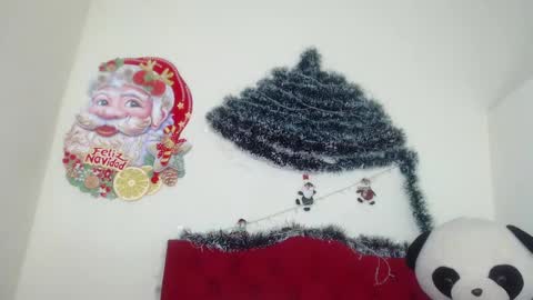 Snapshot of luluu_08 chatting on December 2024 03:53:02 PM LULU online show from December 2024 03:53:02 PM