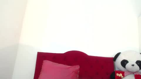 Snapshot of luluu_08 chatting on January 2025 06:31:01 PM LULU online show from January 2025 06:31:01 PM