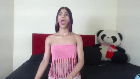 Snapshot of luluu_08 chatting on March 2025 08:27:02 PM LULU online show from March 2025 08:27:02 PM