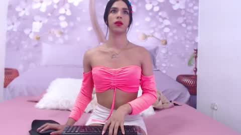 Snapshot of luluu_08 chatting on September 2025 07:06:02 PM LULU online show from September 2025 07:06:02 PM