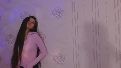 Anora online show from November 2025 04:24:01 PM