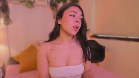 lummii_ online show from May 2026 01:50:02 PM