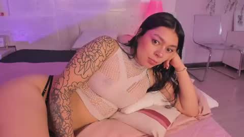 lummii_ online show from July 2026 05:30:01 PM