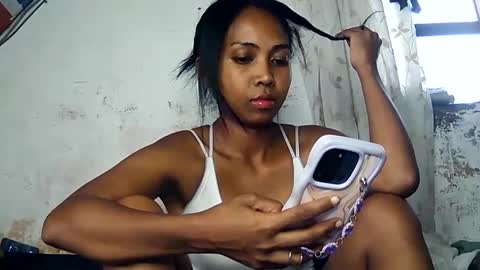 Luna online show from February 2025 02:24:01 PM