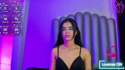 luna_bella_23 online show from June 2026 04:05:01 AM