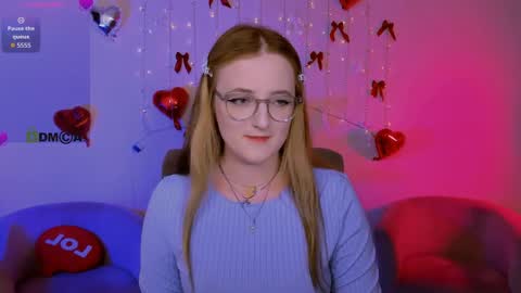 luna_berryy online show from May 2026 07:52:02 PM