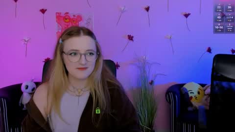 luna_berryy online show from May 2026 07:23:02 PM