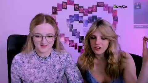 luna_berryy online show from June 2026 07:01:02 PM