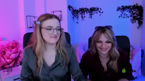 luna_berryy online show from June 2026 07:07:01 PM