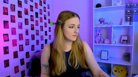 luna_berryy online show from July 2026 06:45:01 PM