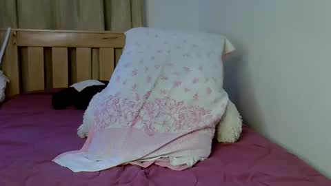 Snapshot of luna_empress chatting on February 2026 07:12:02 AM maskedmalkia online show from February 2026 07:12:02 AM