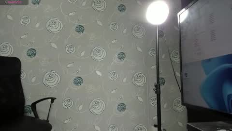 Snapshot of luna_evaa chatting on February 2026 04:00:02 PM Luna Eva online show from February 2026 04:00:02 PM